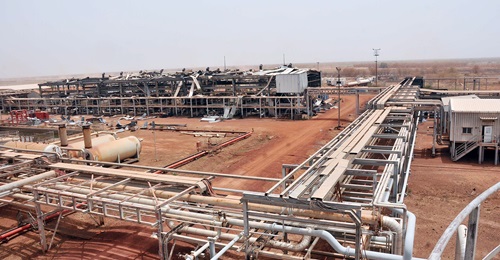 Photograph of damaged facilities of an oil refinery in Sudan's main petroleum centre of Heglig, bordering South Sudan, on 24 April 2012