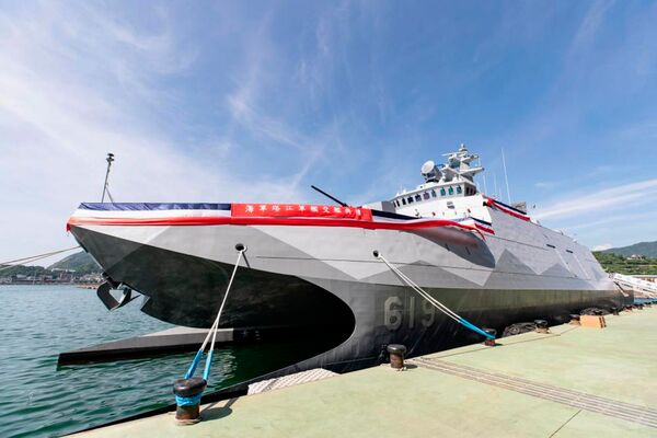 
        The RoCN received 
        Ta Chiang
        , its first improved Tuo Chiang corvette, during a ceremony held on 27 July at the facilities of Lungteh Shipbuilding in Suao, in north-eastern Taiwan's Yilan County.
       (Via Taiwan's Military News Agency)