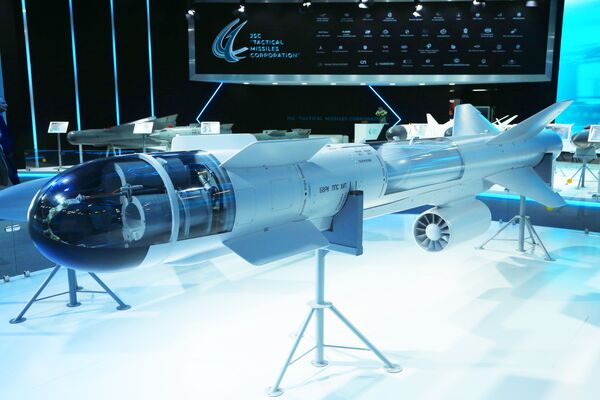 Model of the new Raduga Design Bureau Kh-59MKM air-to-surface missile  shown at the MAKS 2021 exhibition in Zhukovsky on 20-25 July. Note the four pre-charges under the radome. (N.Novichkov)