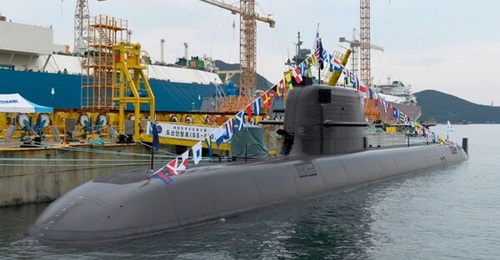 The RoKN commissioned 
        
        , its first KSS-III-class SSK, in a ceremony held on 13 August at DSME's Okpo shipyard on Geoje Island.