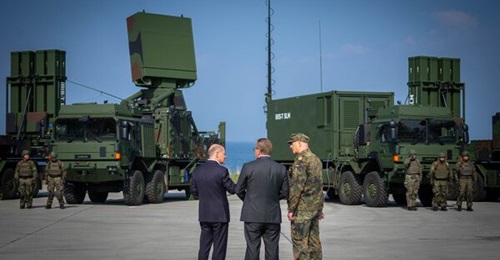 Chancellor of Germany Olaf Scholz (left) and German Defence Minister Boris Pistorius (centre) attended the ceremony marking the IOC of the Luftwaffe's IRIS-T SLM system at Todendorf on 4 September.