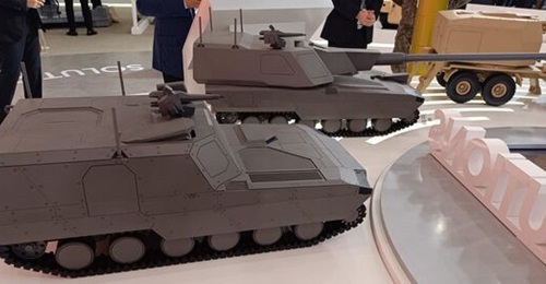 Models of K9A3 and its control vehicle displayed by Hanwha Aerospace at KADEX 2024. Three unmanned K9A3 artillery systems can be simultaneously controlled from a control vehicle.