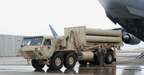 A US Army THAAD launcher of Battery B, 2nd Air Defense Artillery Regiment, being unloaded from a C-17 transport at Nevatim Air Base, Israel, on 1 March 2019.