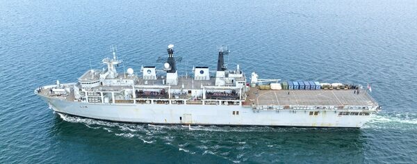 UK Royal Navy Albion-class amphibious assault ship HMS 
        
         (L 14).