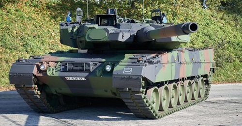 The first Leopard 2 MBT equipped with the Trophy APS was rolled out on 29 October for the German Army.