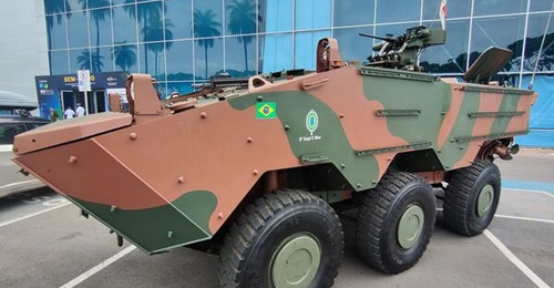 A M2HB QCB arming a REMAX 3 remote weapon station mounted on a Guarani vehicle of Brazil's 3rd Mechanized Cavalry Squadron.