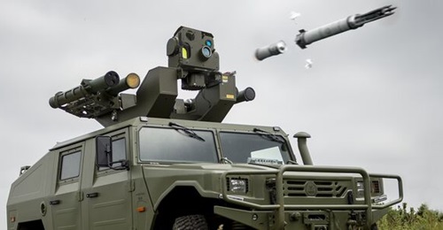 A RapidRanger launches a Starstreak missile.