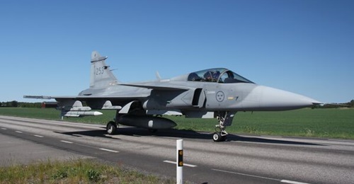 Saab has told 
        
         that export customers of its Gripen combat aircraft get the same standard of jet as its primary Swedish operator.