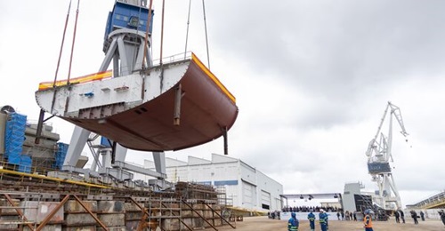 The keel for second-in-class 
        
         (F-112) is moved from the workshop and placed on slipway 2 at Navantia's Ferrol shipyard on 25 April.