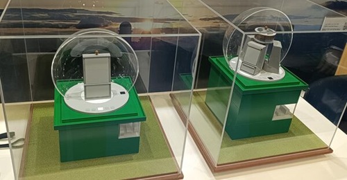 A model displayed at the DSEI Japan 2025 show in Chiba showing two configurations of a long-range air-defence radar installed on six Japan Air Self-Defense Force facilities.