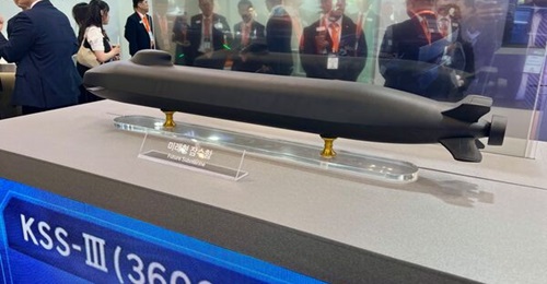 A model of the Hanwha Ocean's Future Submarine concept on display at MADEX 2025.