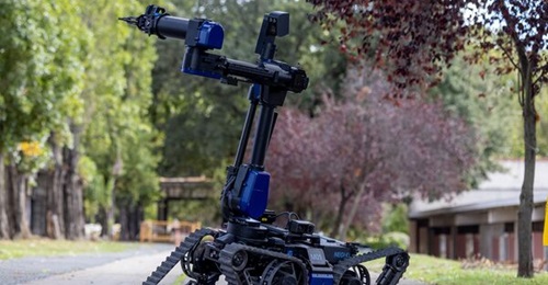 EM&E Group has supplied an undisclosed number of its aunav.NEO HD robots (pictured) to the Singapore Armed Forces in partnership with Singapore's Defence Science and Technology Agency.