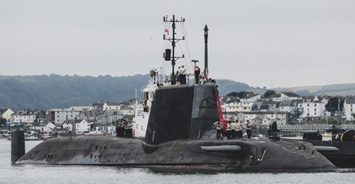 HMS 
        
         arrives at HMNB Devonport ahead of starting its Mid Life Re-Validation Period.
