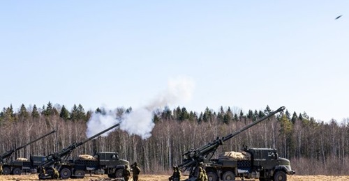 EDF conscripts conducted their first live-fire exercises with CAESAR SPHs in March using the domestically produced Tooru fire-control system.
