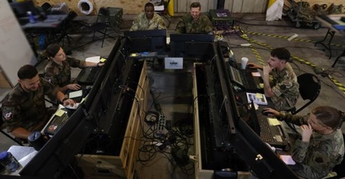 Soldiers track movements and communicate with units during the US Army-hosted 'Warfighter Exercise 25-4' in Texas in May-June 2025, where Roke's Zodiac battlefield C2 software was tested.
