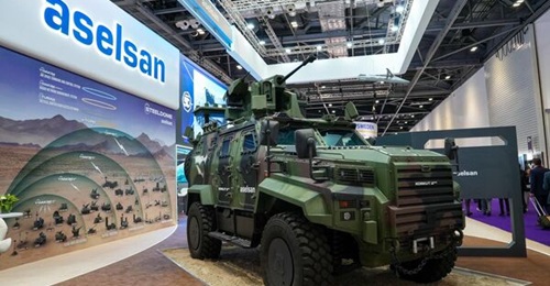 Aselsan showed its Korkut 100/25 SB mobile C-UAS vehicle at DSEI 2025.