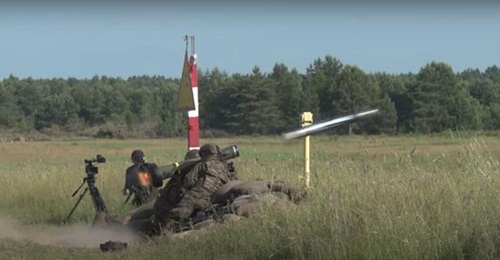 An image of the Polish Territorial Defense Forces training with the Javelin anti-tank guided weapon system. The US has approved a possible sale of the weapon system to Poland.