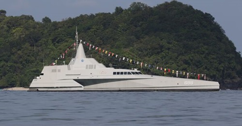 KRI 
        
        , a trimaran missile craft operated by the Indonesian Navy, was designed by the New Zealand naval architect LOMOcean Marine.