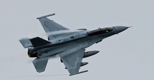 Seen in US markings for its delivery flight to Bulgaria, this F-16 Block 70 is one that will be fitted with the Viper Shield EW suite.