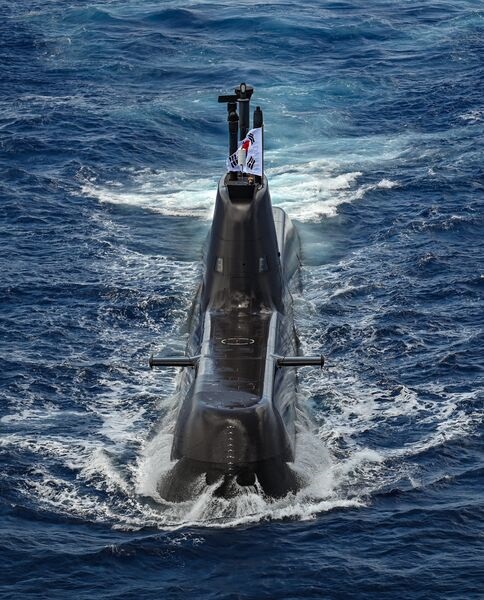 ROKS 
        
         (SS 081), eighth submarine of the KSS-II class (pictured). HD HHI is upgrading three KSS-II-class submarines with new combat systems and sonars.