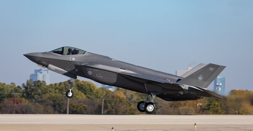 The first Lockheed Martin F-35A Lightning II for Finland seen on its maiden flight on 9 December, prior to its official roll-out days later on 16 December.