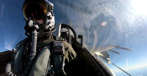 A US Air Force pilot seen firing an APKWS rocket from an F-16. Norway is to provide Ukraine with such a system for use against Russian OWA drones.
