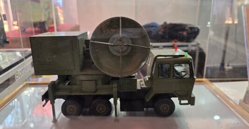 India's DRDO unveiled a model of its new high-power microwave C-UAS on 20 January 2026.