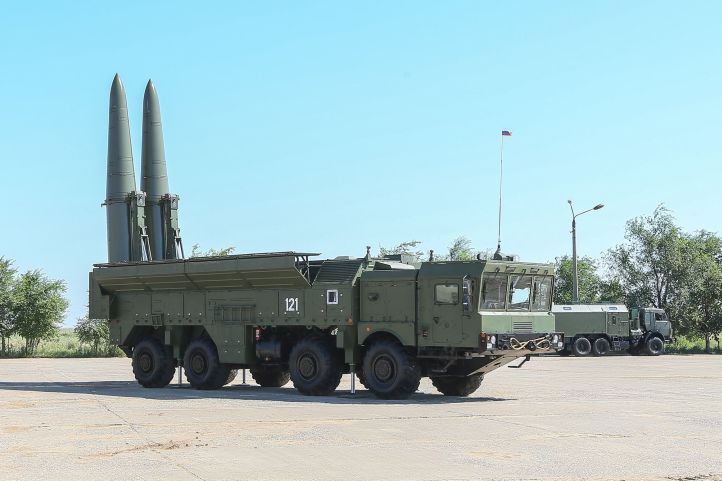 Russia’s Missile Troops and Artillery will be completely rearmed with the 9K720 Iskander-M tactical ballistic missile system in 2019. (KBM)