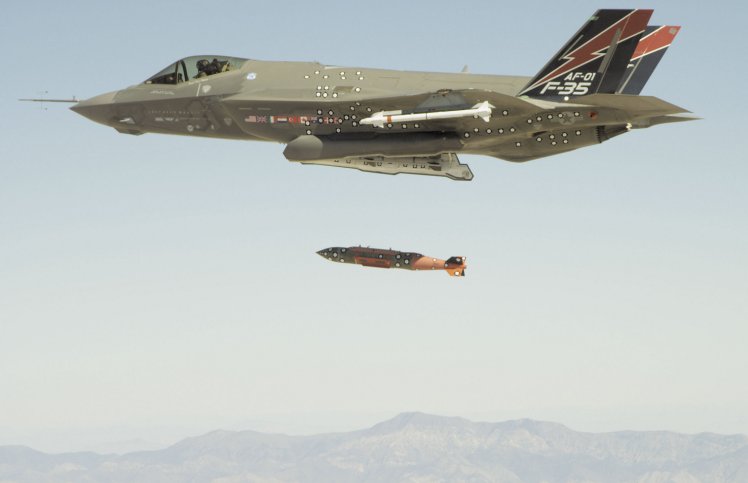 The US Air Force’s top officer is unconcerned with the F-35A’s gun inaccuracy. (Lockheed Martin)