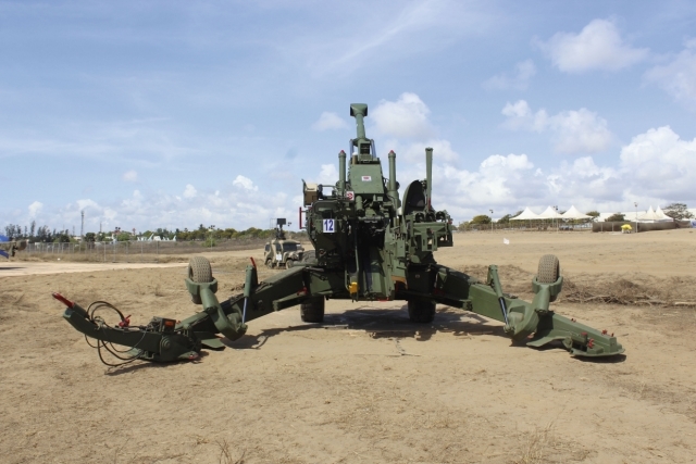 The IA received the first six of 114 Dhanush towed howitzers (similar to this one) from the state-owned OFB. (IHS Markit/Sunil Nair)