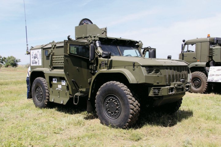 The MTR-K recovery vehicle could be fielded in 2020. (Russian MoD)