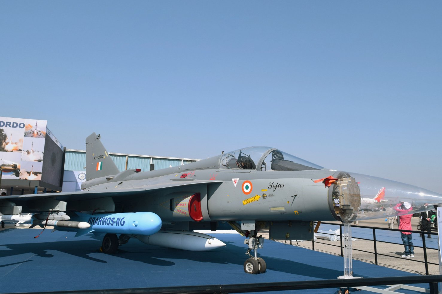 An example of the Indo-Russian BrahMos supersonic cruise missile being carried by a Tejas Mk 1 Light Combat Aircraft at Aero India 2019. Russia and India are collaborating to extend the strike range of this jointly developed weapon from 292 km to up to 500 km. (IHS Markit/Caron Natasha Tauro)