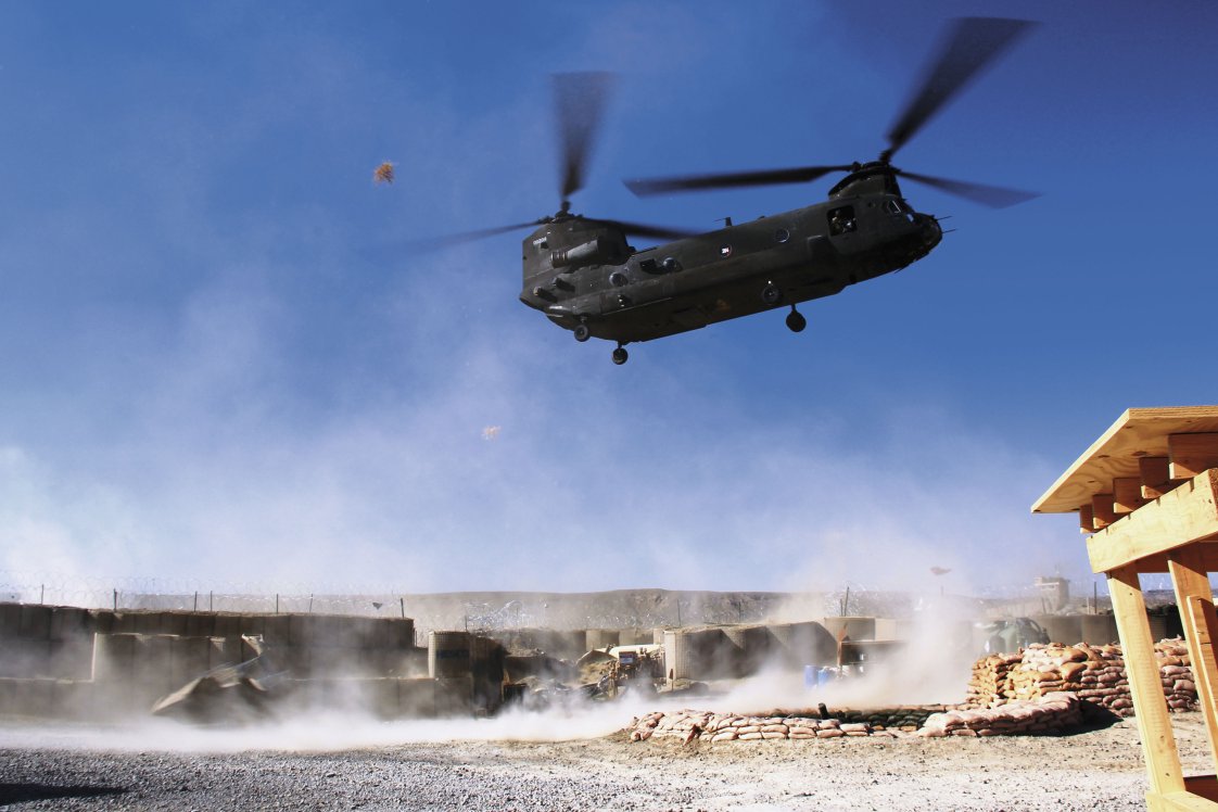 The acting US Army secretary warned that procurement of two helicopter platforms are at risk if Congress does not let the service end the Boeing CH-47F Chinook Block 2 programme. (IHS Markit/Gareth Jennings)