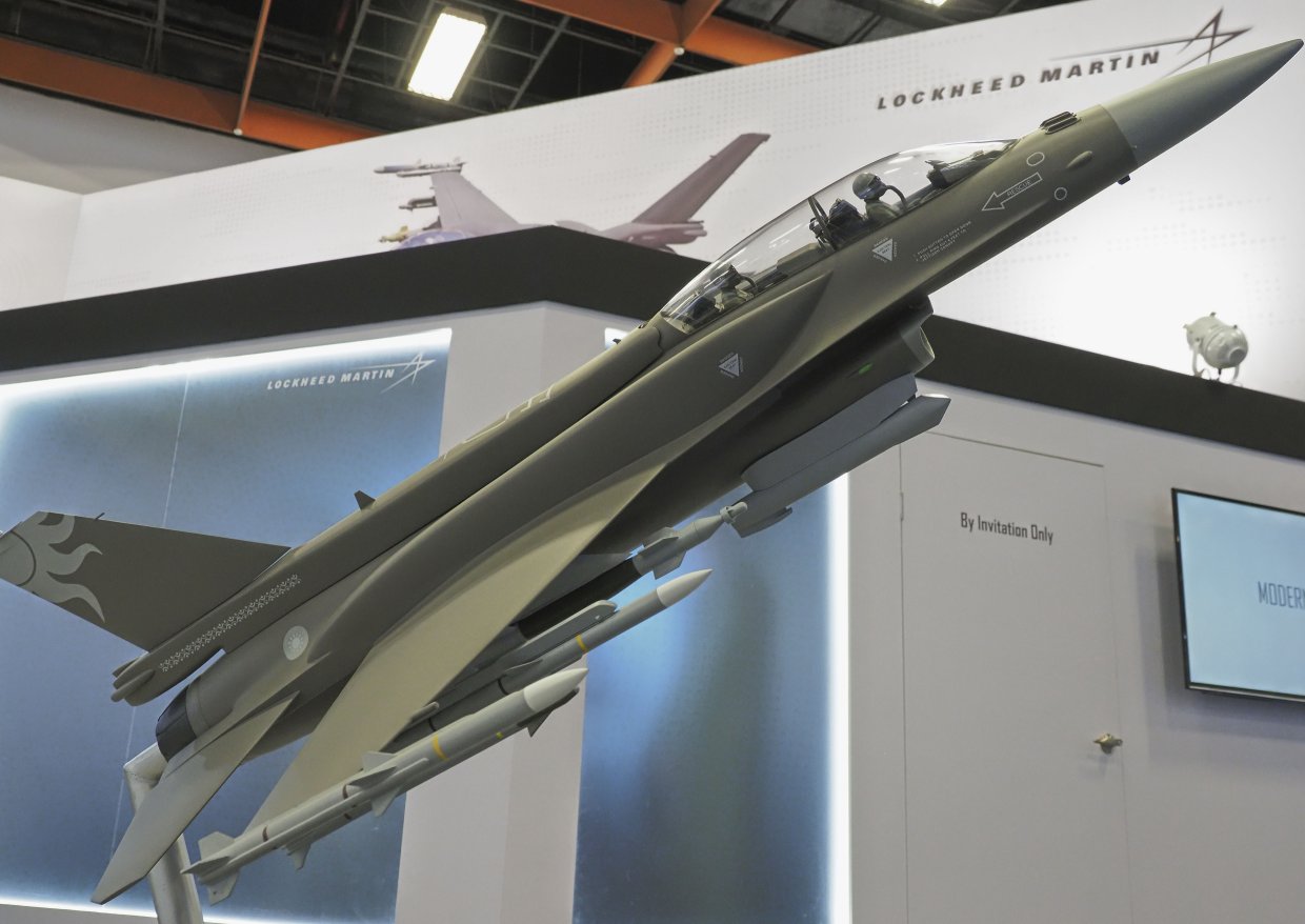 The US State Department has announced its approval for the sale of 66 newbuild Lockheed Martin F-16 Block 70 combat aircraft to Taiwan. The company exhibited a model of its F-16V in Republic of China Air Force livery at the recently concluded TADTE 2019 exhibition in Taipei, just before the announcement. (IHS Markit/Kelvin Wong)