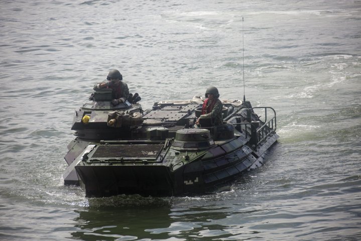 
        Philippine and US marines drive a Philippine KAAV onto BRP
        Davao Del Sur
        (602) in late August.
       (USMC)