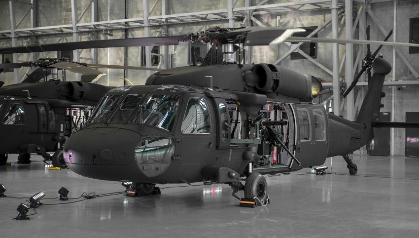 Poland’s GROM special forces unit received four S-70i Black Hawk helicopters in an official handover ceremony at the 1st Air Base in Warsaw on 20 December. (Polish MND)