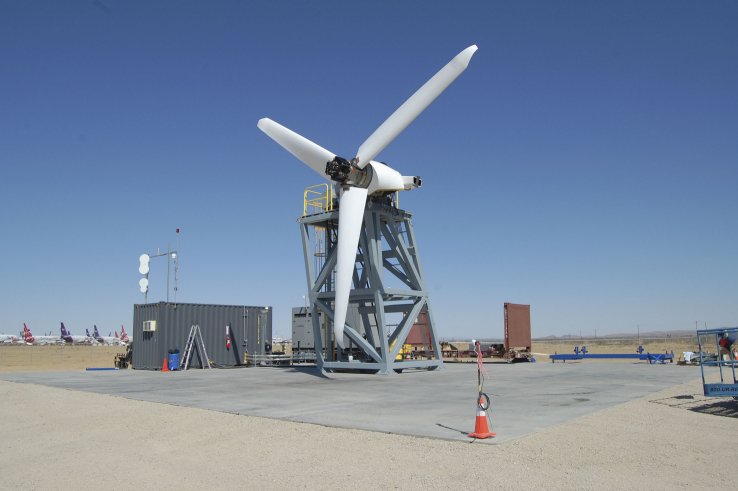 This 11 m diameter rotor system embodies the variable blade control and variable revolutions per minute (RPM) operation Karem Aircraft is applying to its FVL offerings. This is the same size rotor of its Future Long Range Assault Aircraft (FLRAA) design and is very relevant as a demonstrator for its 12 m FARA-CP rotor. (Karem Aircraft)