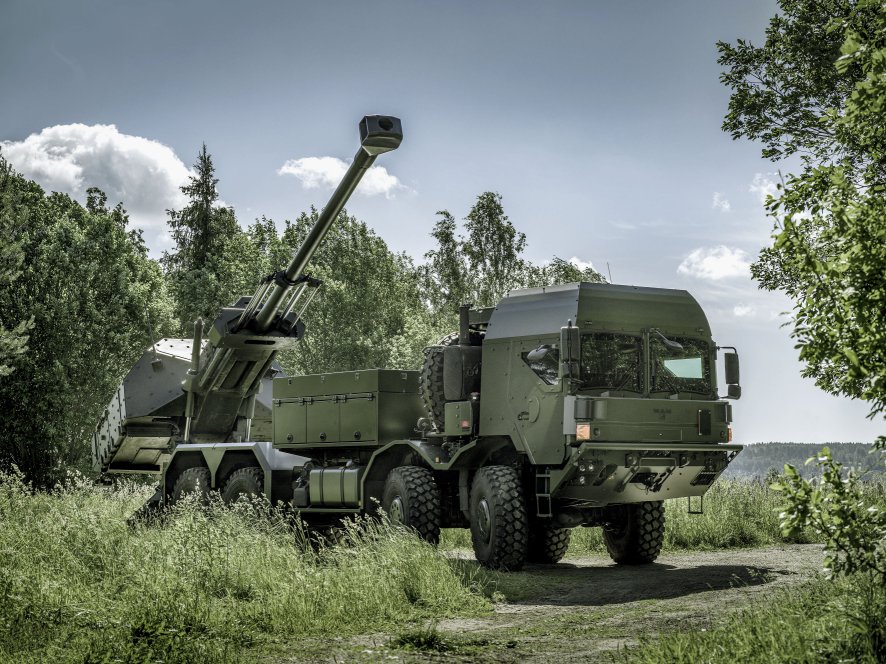 An Archer 155 mm/52 calibre self-propelled artillery system based on a RMMV HX2 8×8 platform. (BAE Systems Bofors)