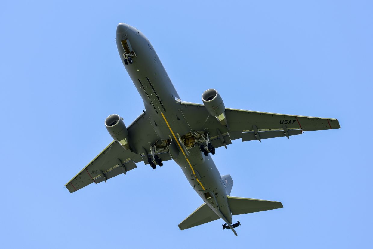 A KC-46A Pegasus prepares to land on 28 July 2019 at McConnell Air Force Base, Kansas. Boeing and the USAF reached an agreement on a revamp for the KC-46A’s troublesome remote vision system (RVS). (US Air Force)