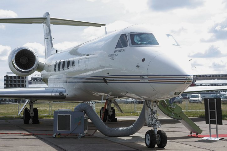 The first two of four baseline G550 business jets (similar to this one) are being converted into the special mission MC-55A Peregrine aircraft for the Royal Australian Air Force. (Janes/Patrick Allen)