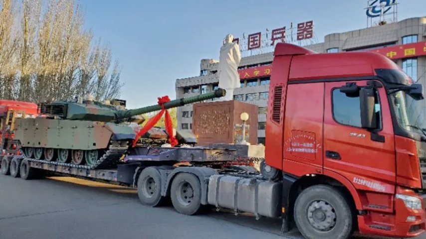 One of the two customised VT4s photographed leaving China’s Inner Mongolia First Machinery Group on 20 April. The group did not reveal the identity of the customer. (Inner Mongolia First Machinery Group)