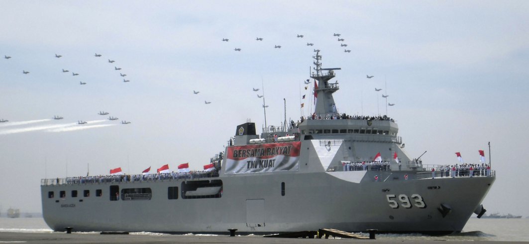 Indonesia is in talks with the UAE for a 163 m version of its LPD, one of which is seen here during a sail-pass in Surabaya. (Janes/Ridzwan Rahmat)