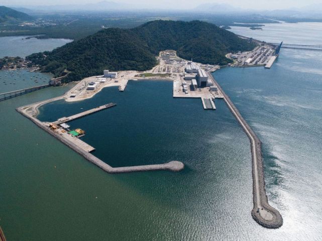 The Itaguaí Naval Complex, which contains the new BSIM submarine base, comprises infrastructure that allows the Brazilian Navy to build, operate, sustain, maintain, repair and modernise submarines, as well as to train crews and also host surface ships. (Brazilian Navy)