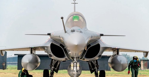 One of the five Rafale fighters that arrived at Ambala AFS in northern India on 29 July. These aircraft were formally inducted into the IAF's No 17 'Golden Arrow' Squadron in a ceremony held on 10 September.