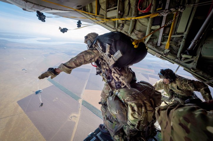 Some 250 paratroopers from the British Army’s 16 Air Assault Brigade were flown directly from the UK by RAF C-130 for their first drop in southern Ukraine. (Crown Copyright)