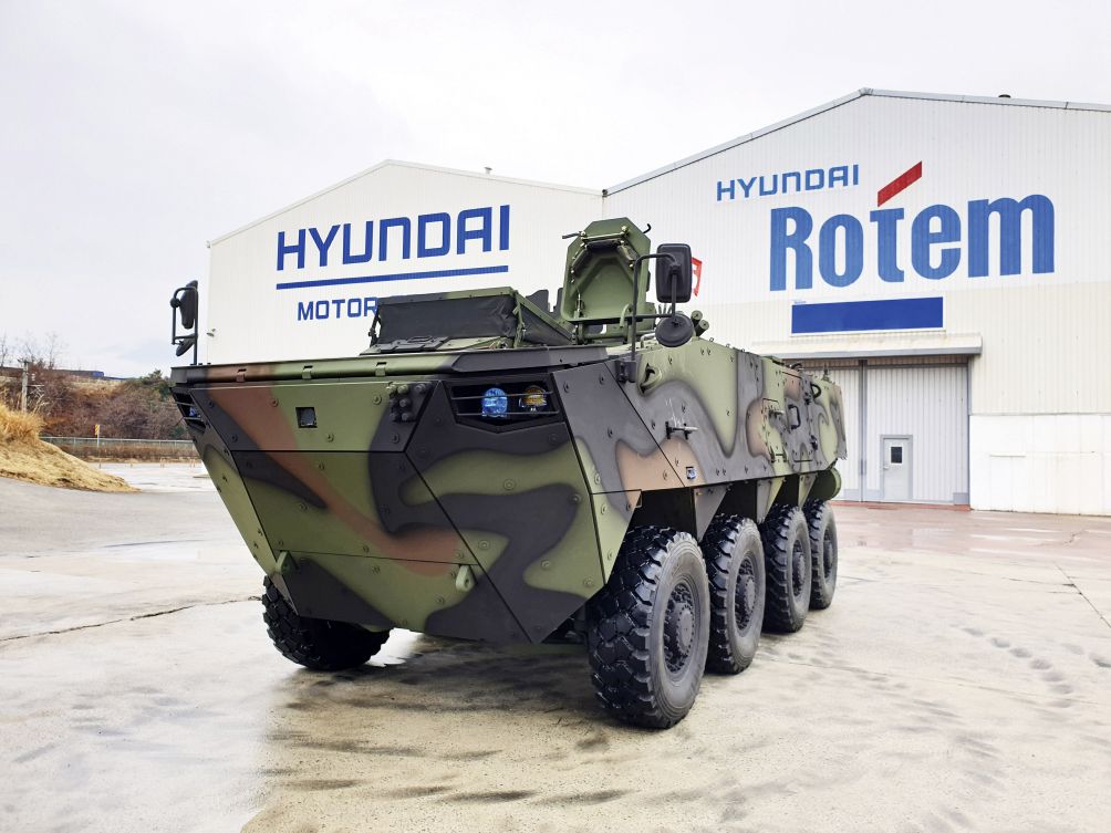 A K808 armoured combat vehicle. Hyundai Rotem announced on 29 September that it has secured an order for a third batch of K806 and K808 vehicles for the RoKA. (Hyundai Rotem)