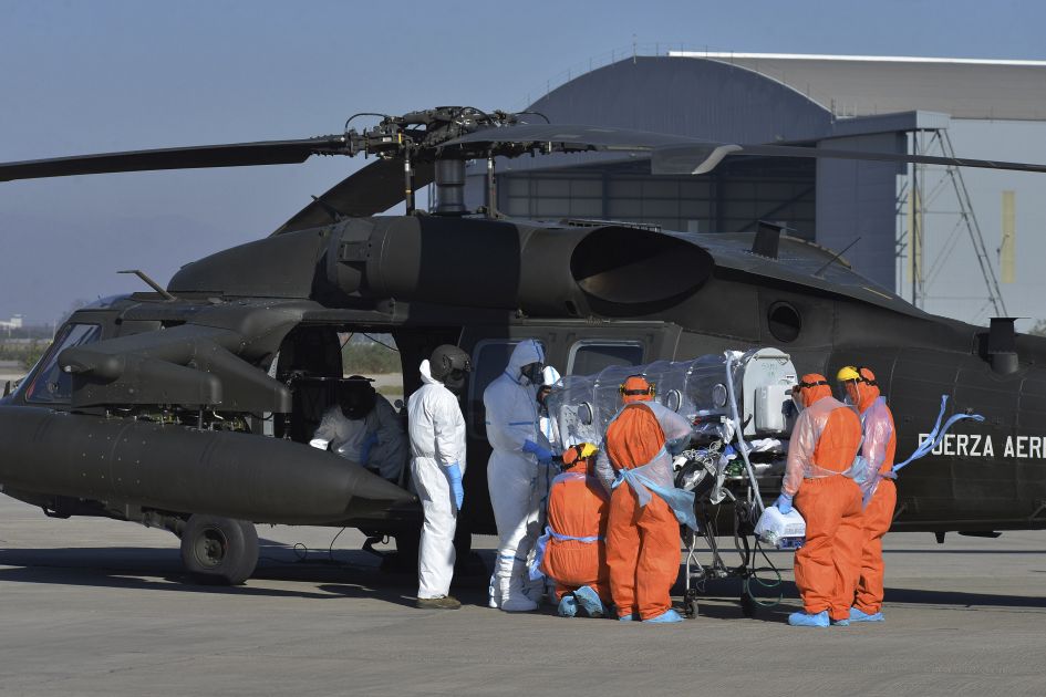 In an undated photo, a Chilean Air Force Sikorsky Black Hawk utility helicopter is used in a Covid-19 response mission. (Chilean Air Force)