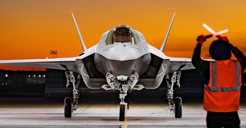 One of three new F-35B aircraft en route from the US to the UK in late November 2020.