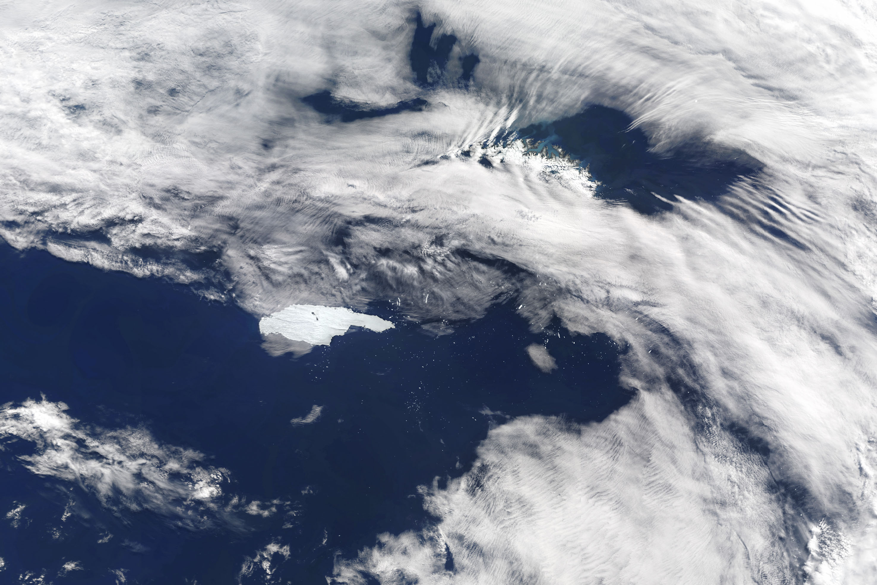 
        Iceberg A-68A near South Georgia Island in the southern Atlantic Ocean. The approximately 526 km
        3 
        iceberg calved from the Larsen C Ice Shelf in Antarctic Peninsula in 2017 and is being monitored by Europe’s Sentinel-1 satellite and the United State’s Modis imager.
       (Gallo Images/Orbital Horizon/Copernicus Sentinel Data 2020)