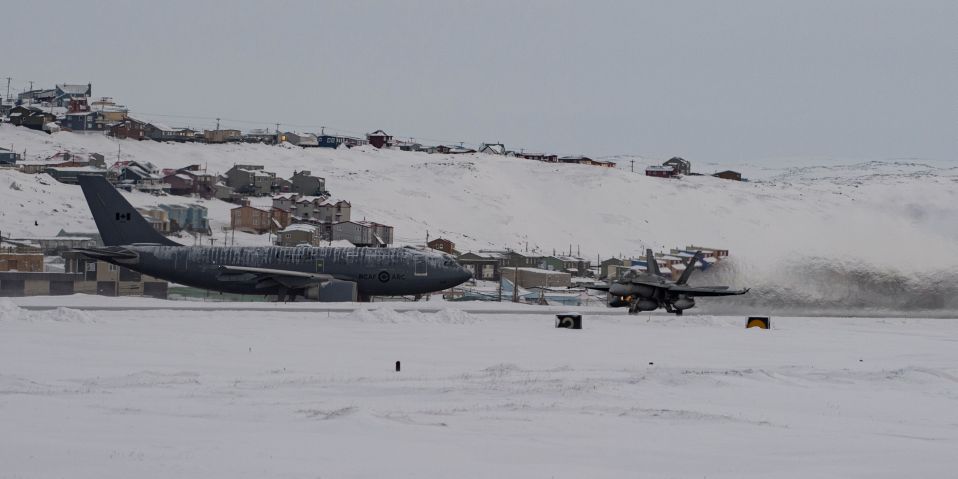 The RCAF exercised with a CC-150T aerial refuelling aircraft (left) and a CF-18 around Baffin Island from 18 to 20 January. (Royal Canadian Air Force)